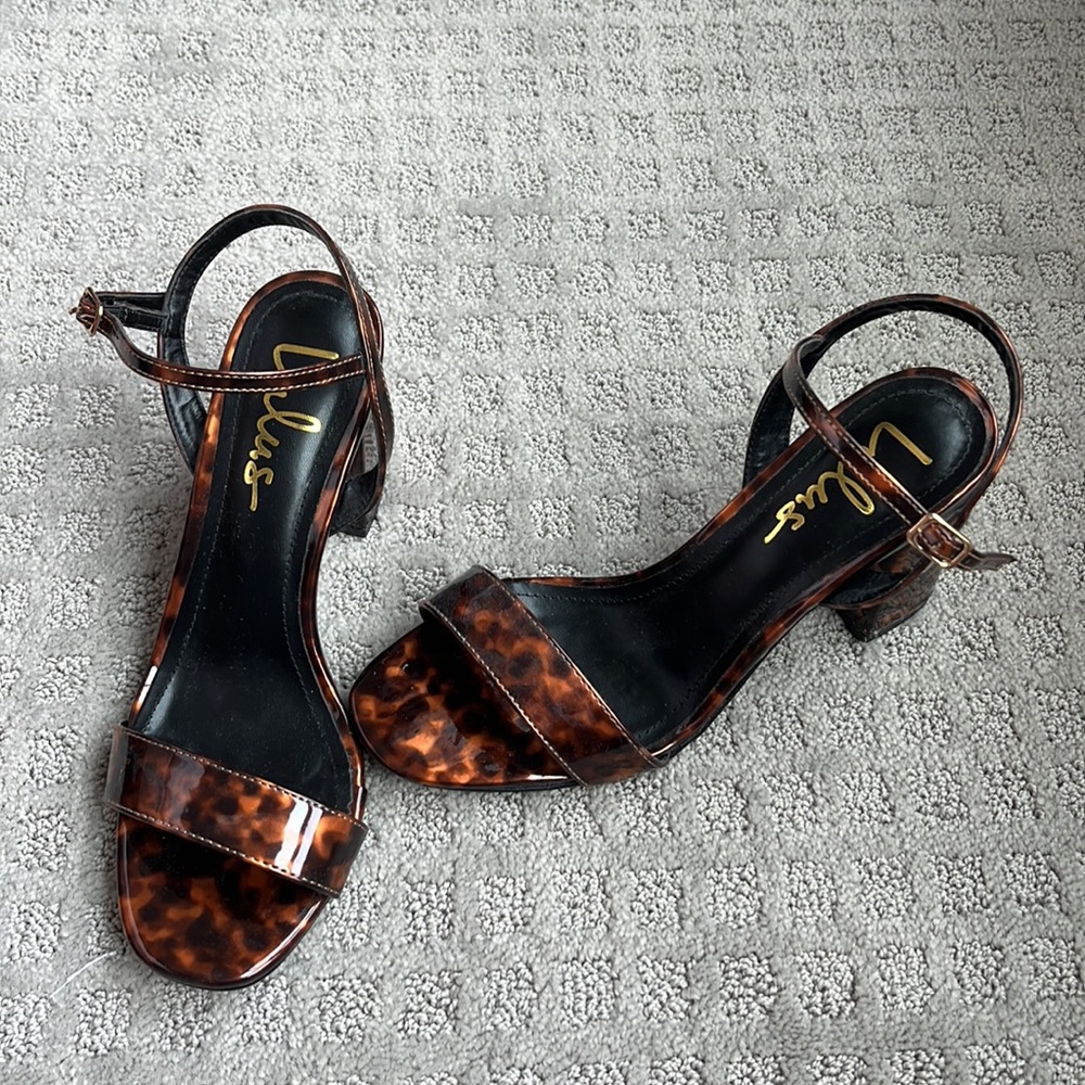 Lulu’s Arya Tortoise Block Heel Sandal 8